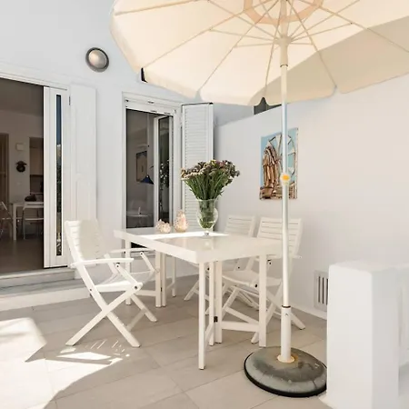 Mykonian Marvel: A Tranquil Oasis In The Old Town! Holiday home