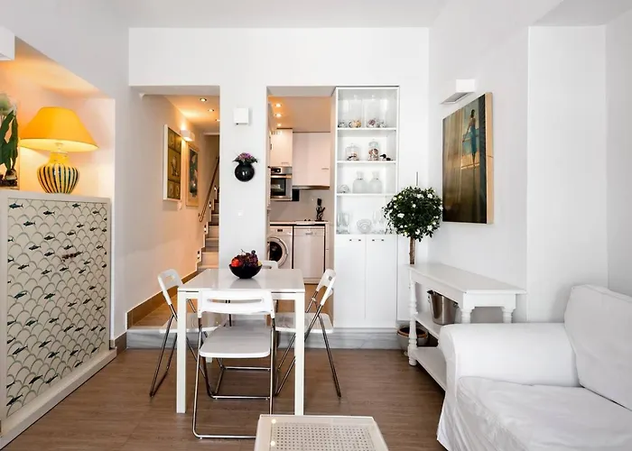 Ferienhaus Mykonian Marvel: A Tranquil Oasis In The Old Town! *