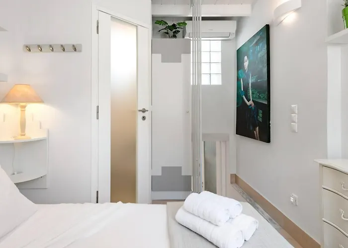 Mykonian Marvel: A Tranquil Oasis In The Old Town! * Mykonos Town