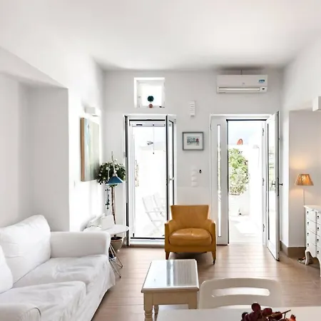 Mykonian Marvel: A Tranquil Oasis In The Old Town! Holiday home