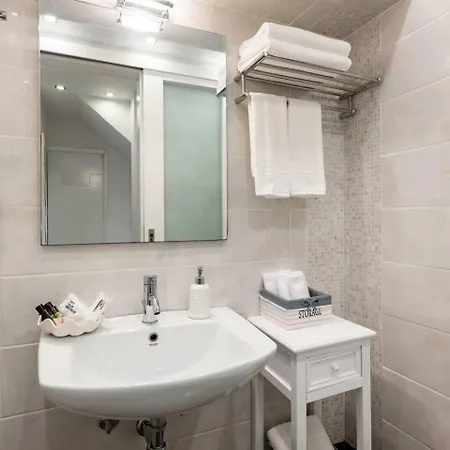 Mykonian Marvel: A Tranquil Oasis In The Old Town! * Mykonos Town